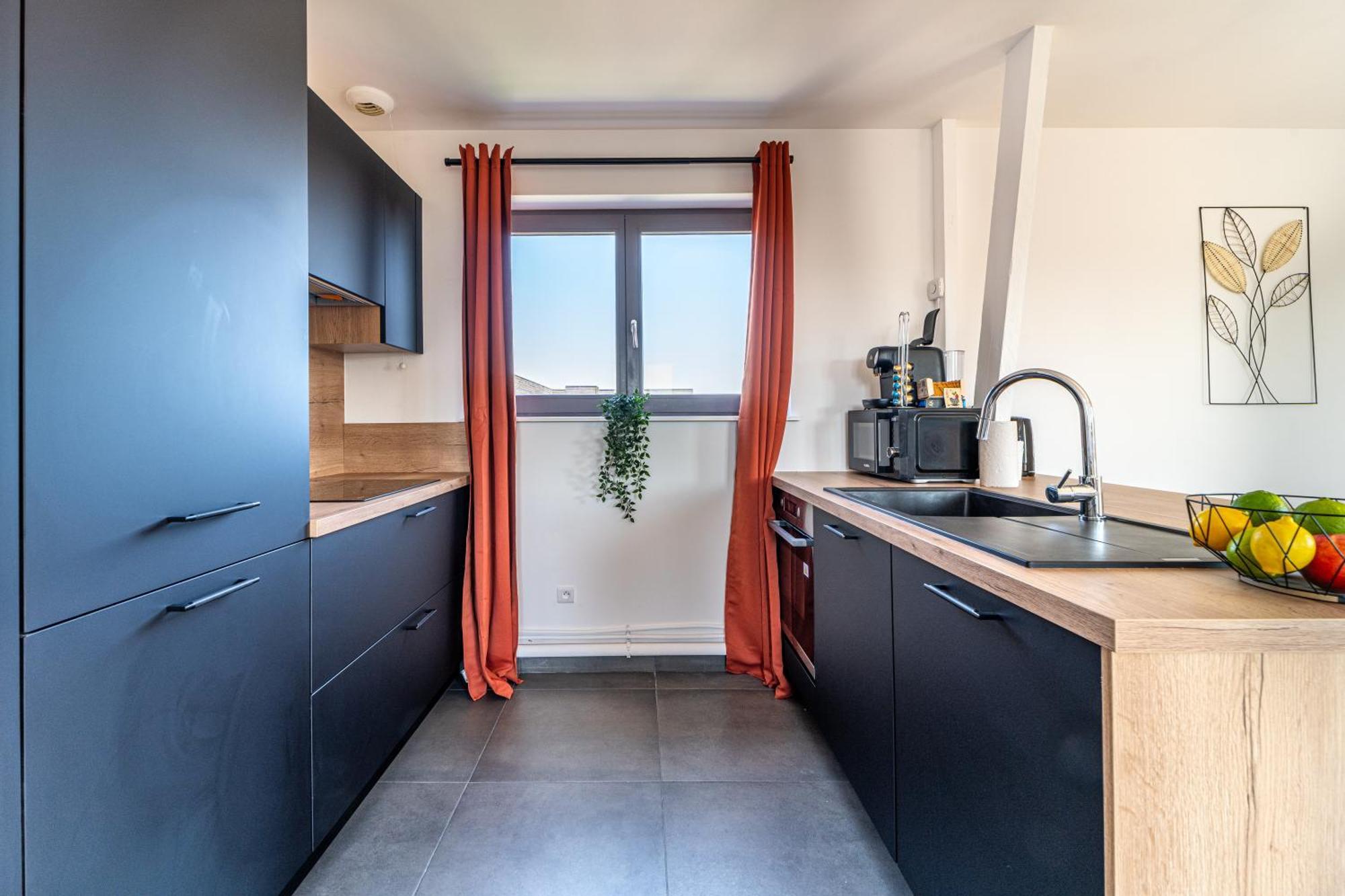 Apartment Le Saint-jean - Hypercentre - Parking Prive - 1 A 6 Personnes - Wifi